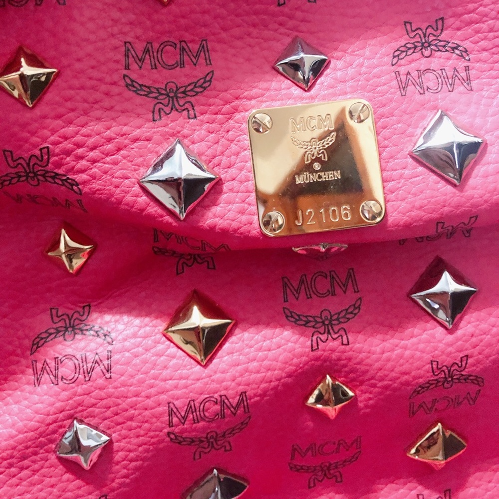 MCM limited Stark Stud Backpack gold silver red - Picture 3 of 7